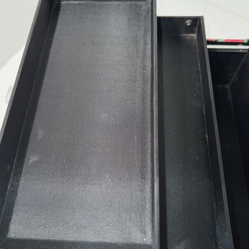 Make-up‎ 2 Tiered Shelves Travel Case Hardshell Black Roses